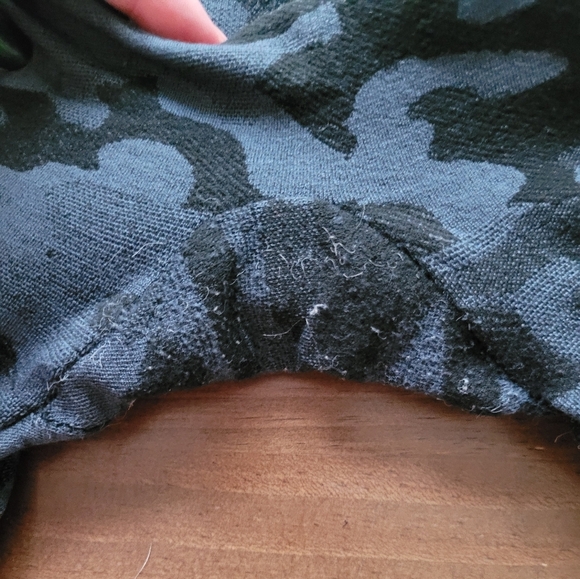 Britt's Knits Black Gray Camo Athletic Leggings Size Small - Picture 3 of 7